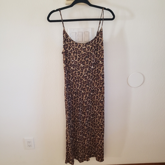 Natori Other - Natori Leopard Print Maxi Dress Medium